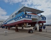 Головной экскурсионно-прогулочный катамаран проекта «Соммерс» спущен на воду в Санкт-Петербурге