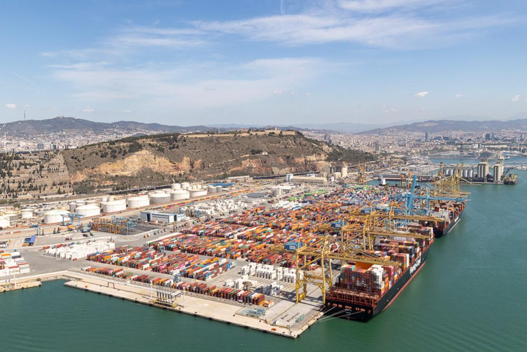Container Lifts Barcelona port lifts cargo 1% as container volumes slip